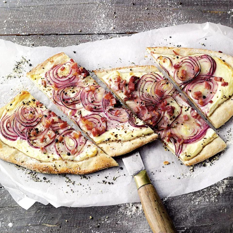 Flammkuchen Elsässer Art Flatbread Pizza, Meat Recipes, Appetizer ...