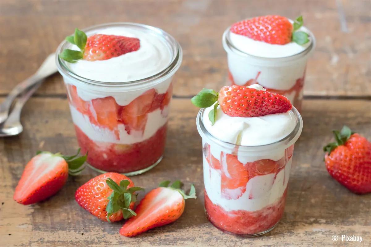 Erdbeer Dessert » Rezepte mit Erdbeeren | Kribbelbunt