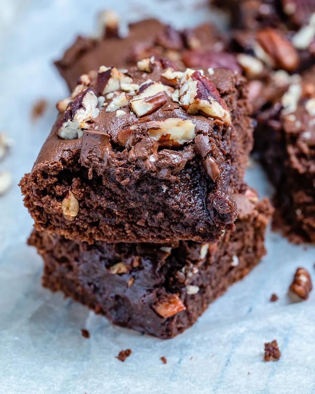 Easy Vegan Chocolate Brownies – Recipe Video