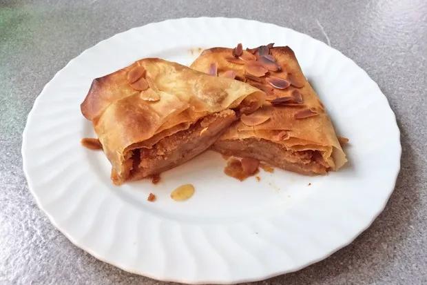 Apfelstrudel mit Mandeln - Rezept