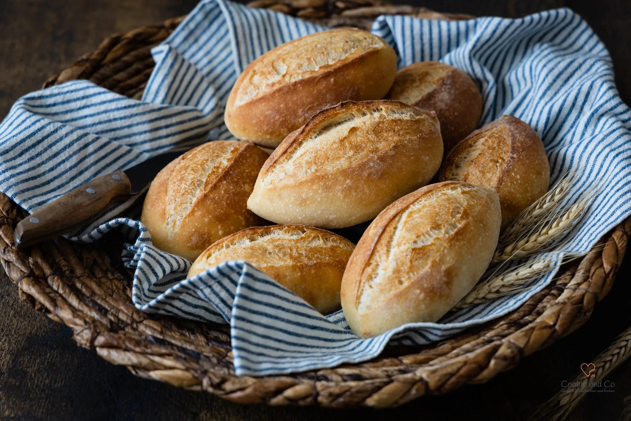 Schnelle Brötchen mit wenig Hefe