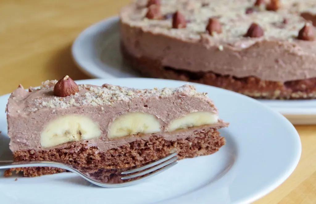 Schoko-Bananen-Haselnuss-Torte (vegan) - Bäckerei Zuckerfrei | Rezept ...