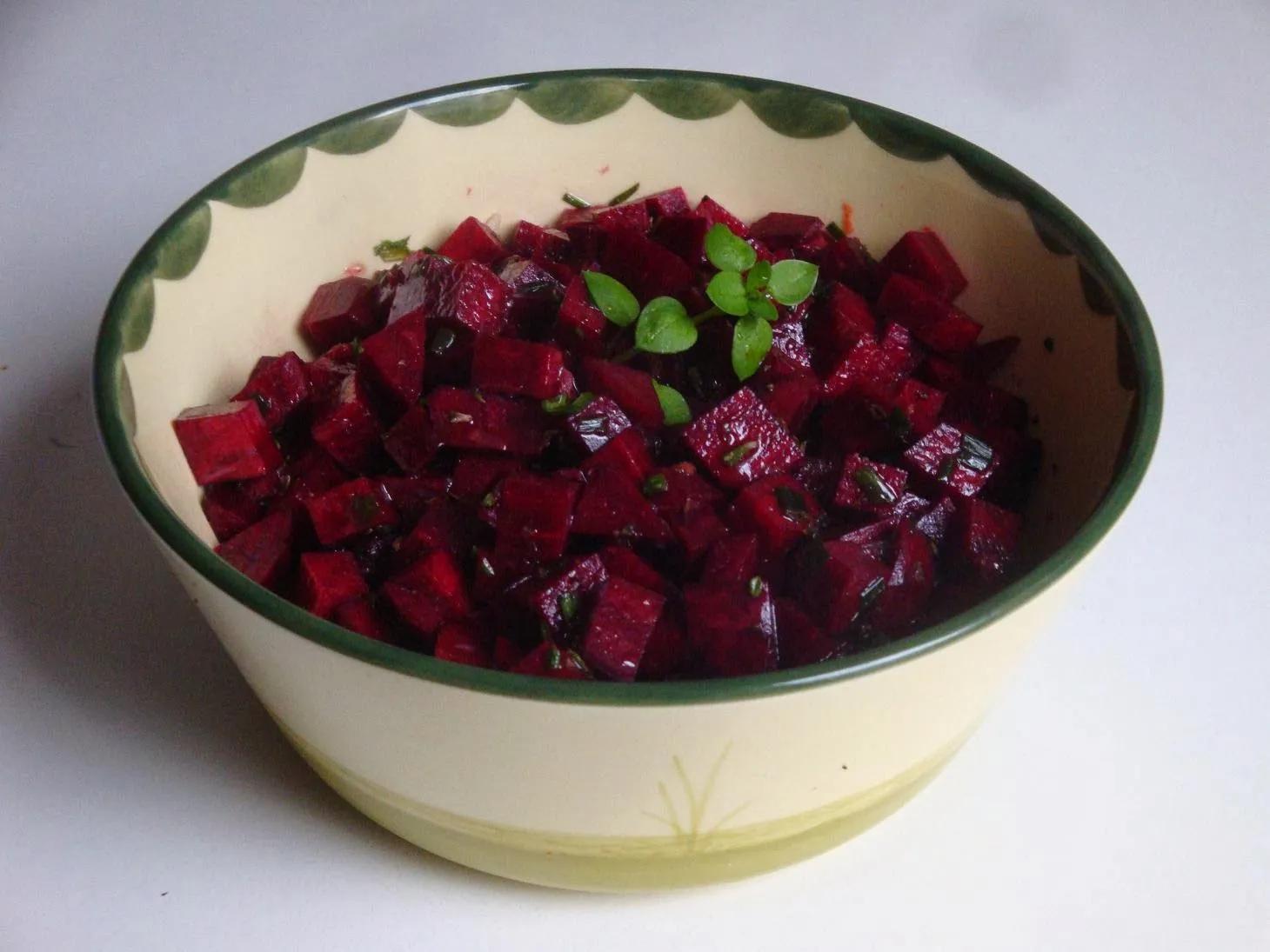 Gourmandises végétariennes: Rote Bete-Salat mit Zitronendressing