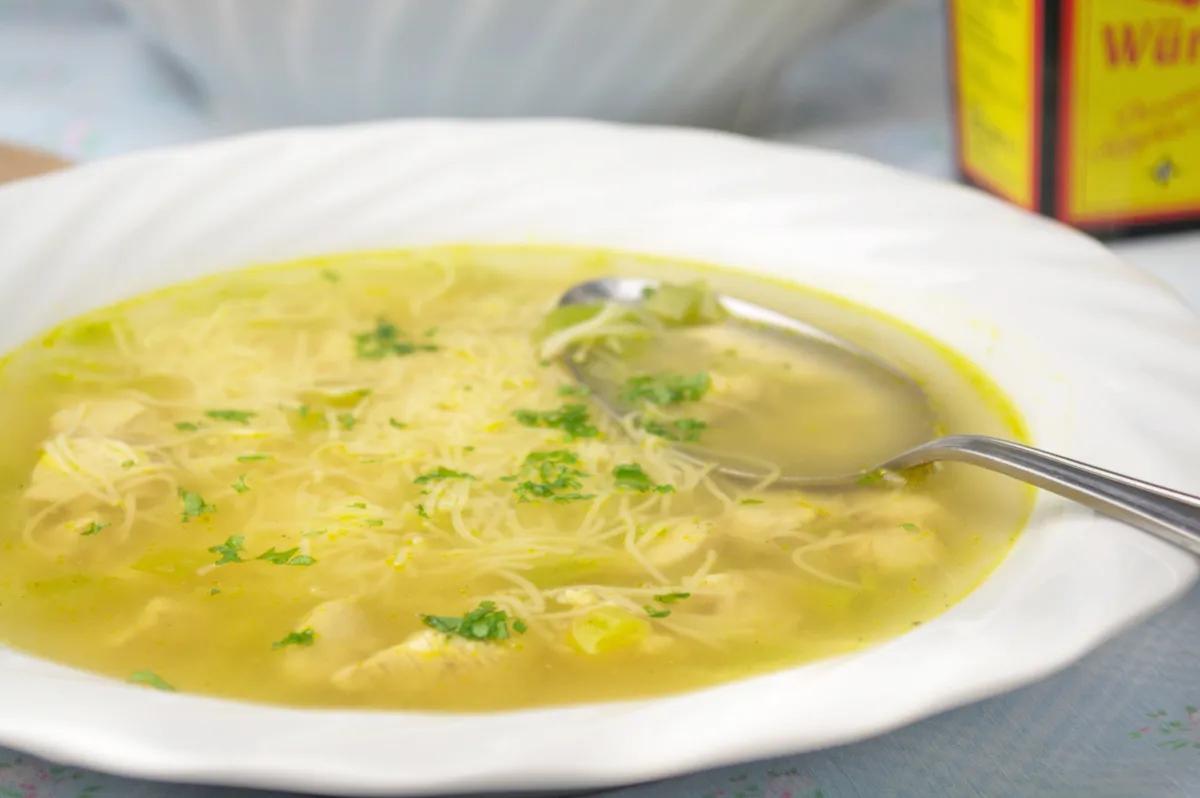 Nudel Hühnersuppe- Rezept | GuteKueche.at