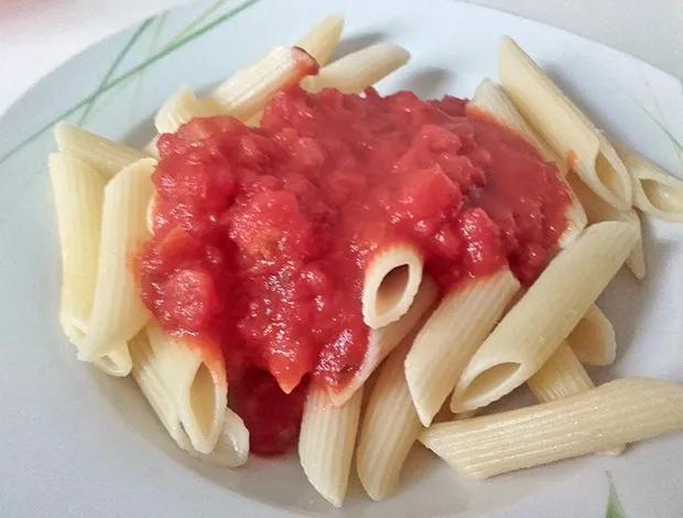 Nudeln mit Tomatensauce - Rezept