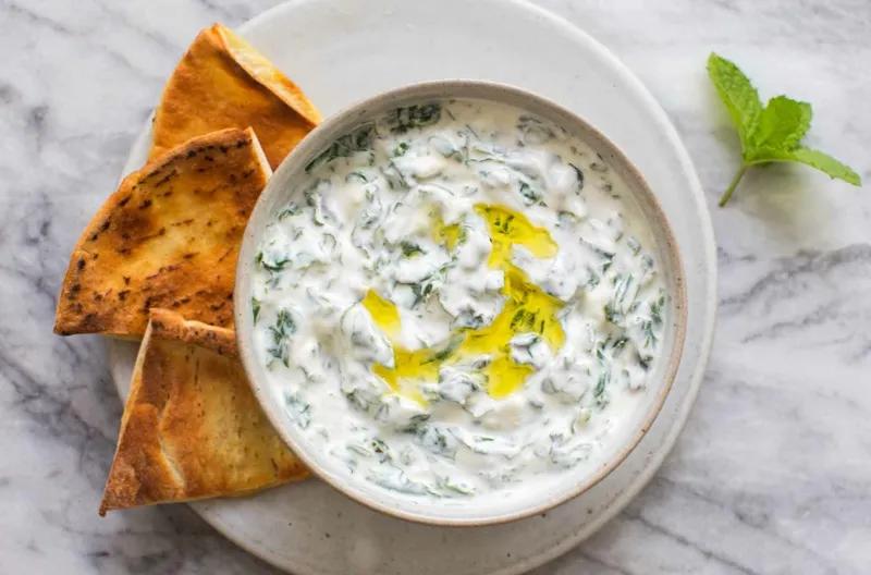 Tzatziki selber machen: leckeres Rezept für die griechische Spezialität ...