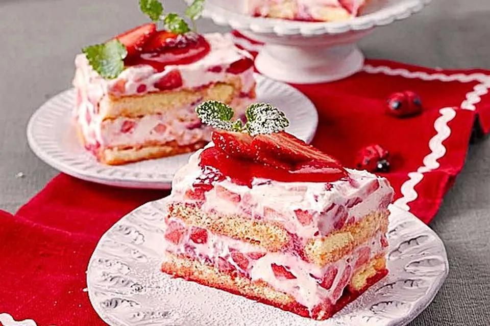 Erdbeertiramisu von anvele | Chefkoch Trifle Desserts, Easy Desserts ...