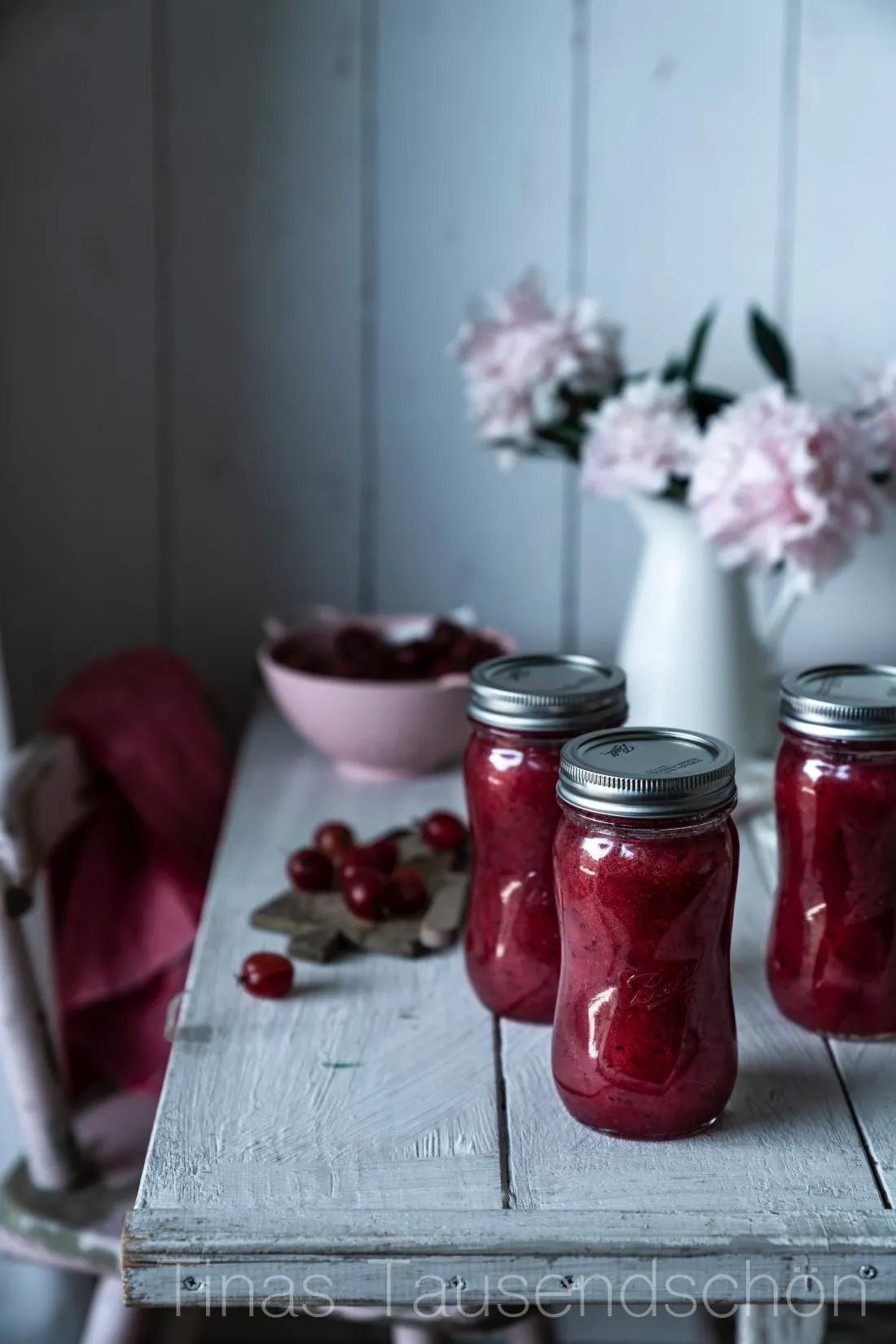 Ab ins Glas! Stachelbeer-Grenadine-Marmelade - Tinastausendschön