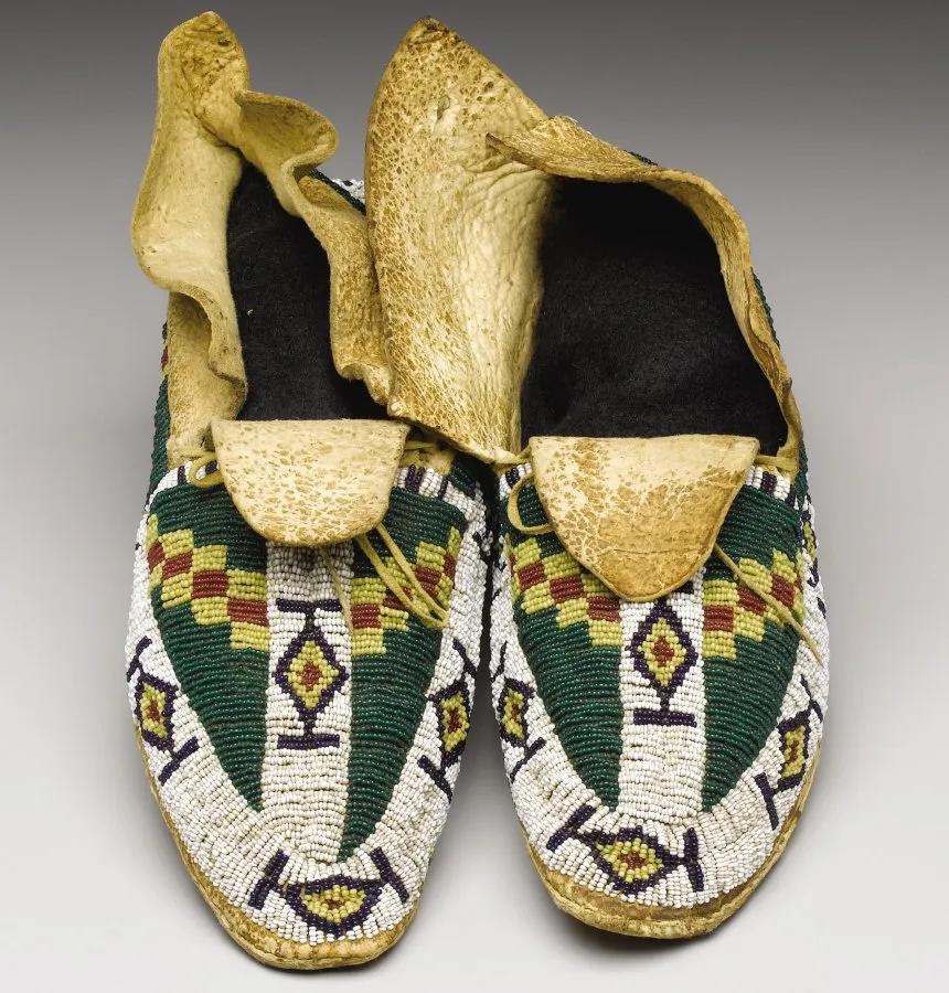 Native American Moccasins &amp; Footwear - Native American Crafts