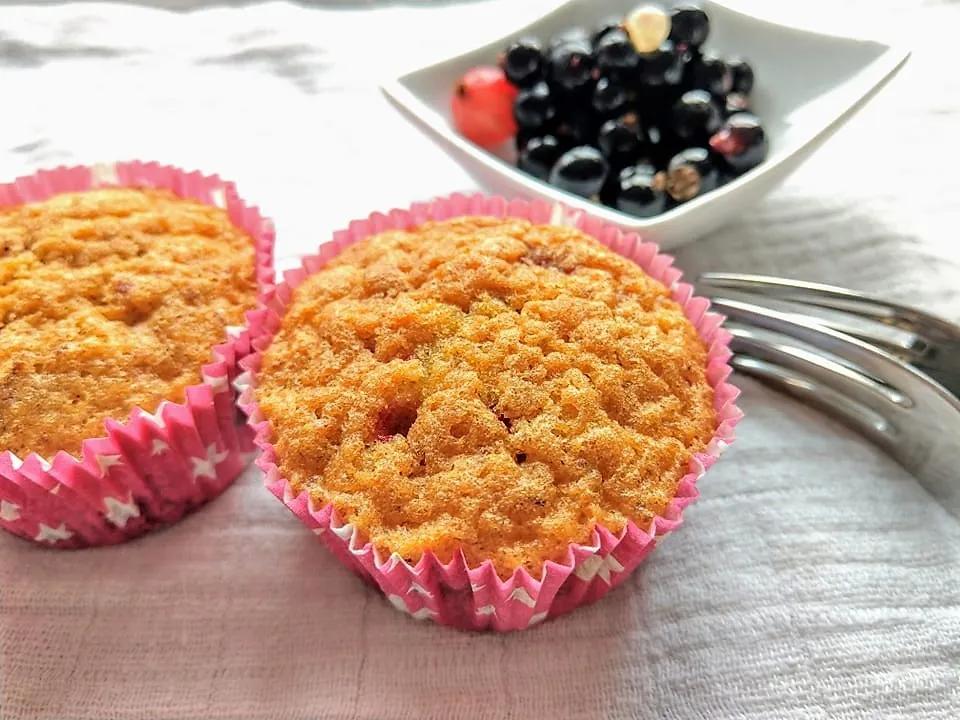 Schnelle Muffins mit Johannisbeeren // perfekt für kleine Bäcker ...