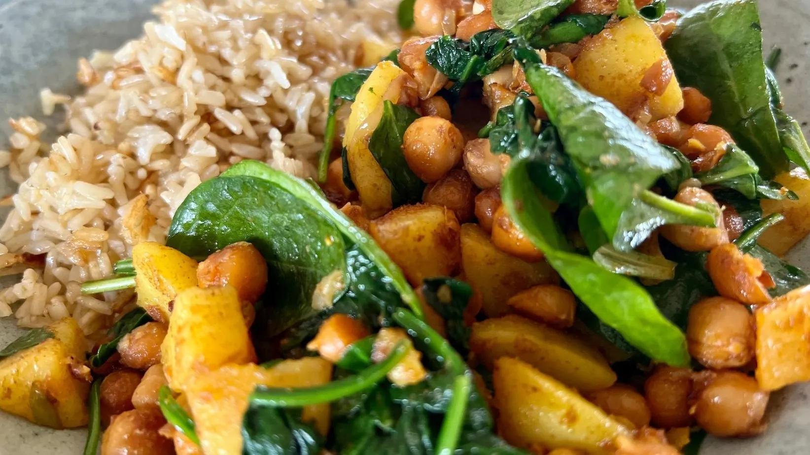 Kichererbsen Spinat Curry - Ayurveda Mittagessen - Nahrungsglück