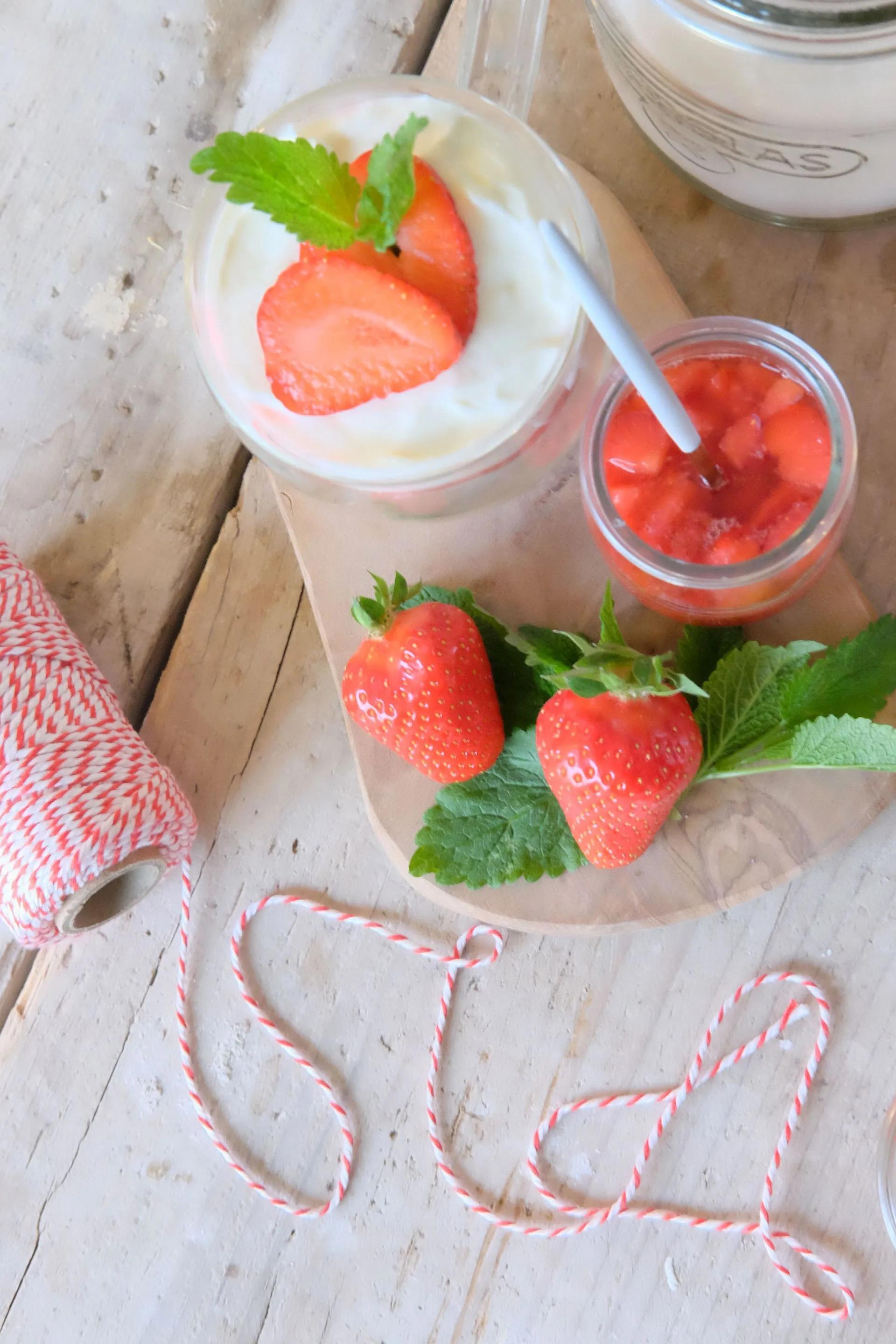 Erdbeeren mit Sahne und Quark - eine Kindheitserinnerung | Rezept ...
