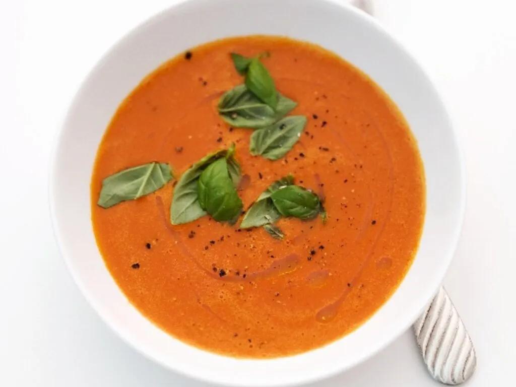 Schnelle Tomatensuppe - einfach &amp; lecker | DasKochrezept.de