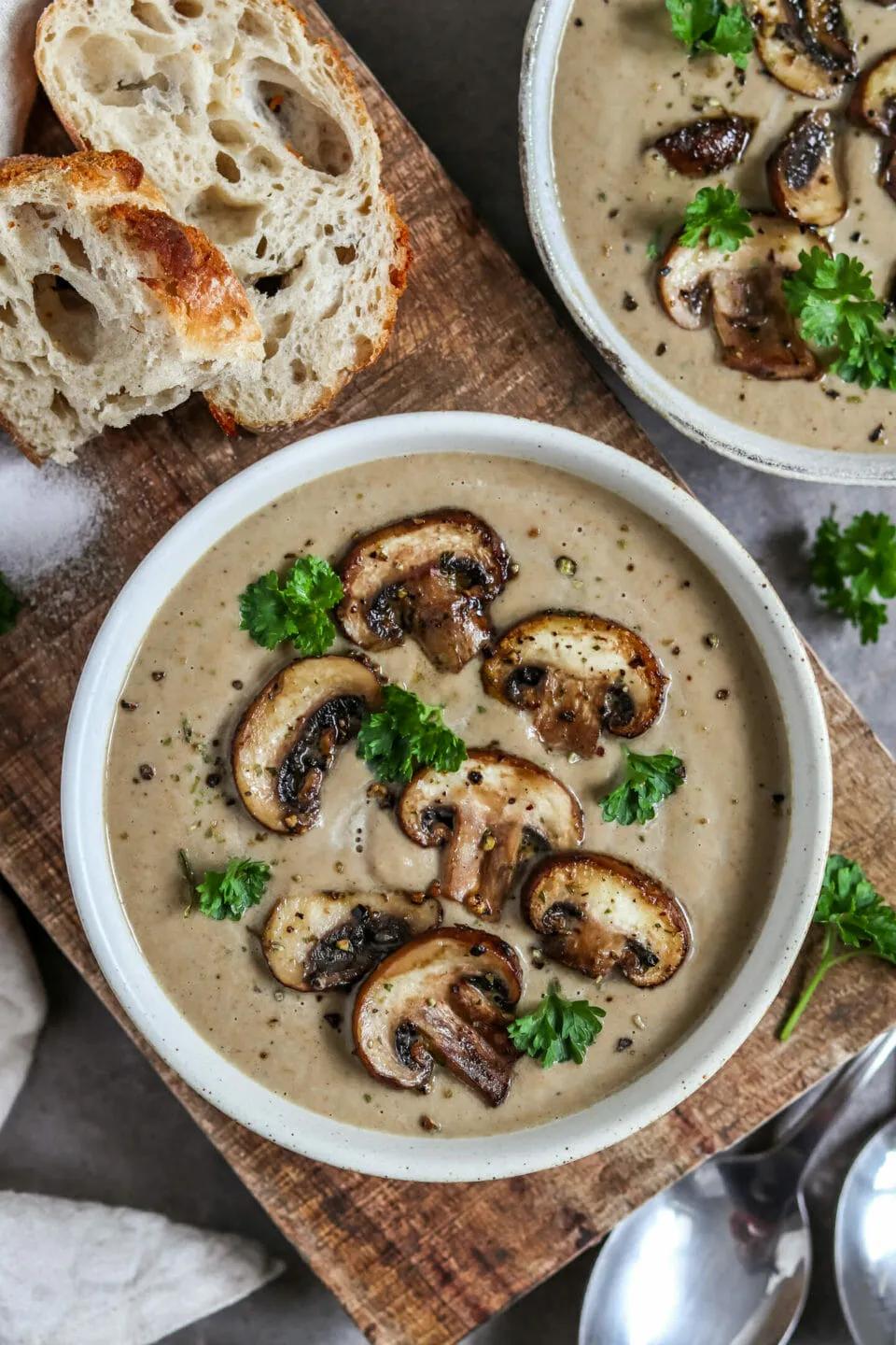 Vegane Pilzsuppe | Cremige Suppe mit Pilzen | byanjushka