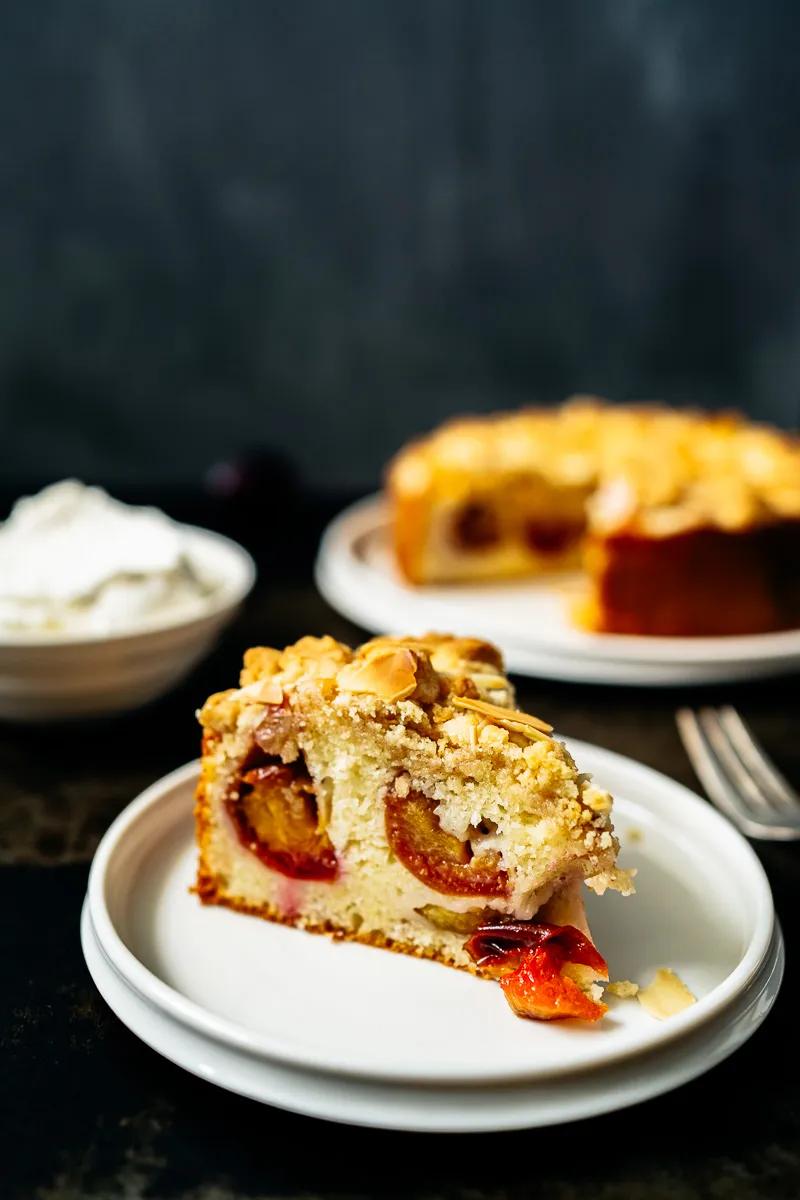 Streusel-Zwetschgenkuchen mit Quark-Öl-Teig - Colors of Food