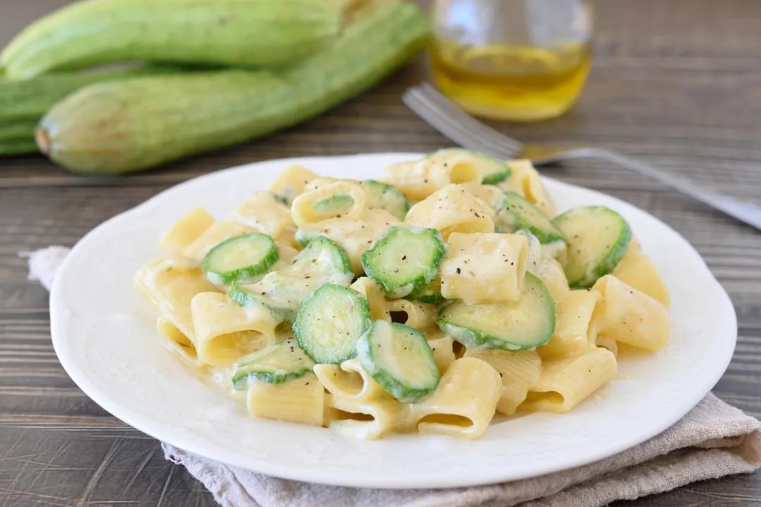 Pasta con zucchine e gorgonzola - DANICUCINA