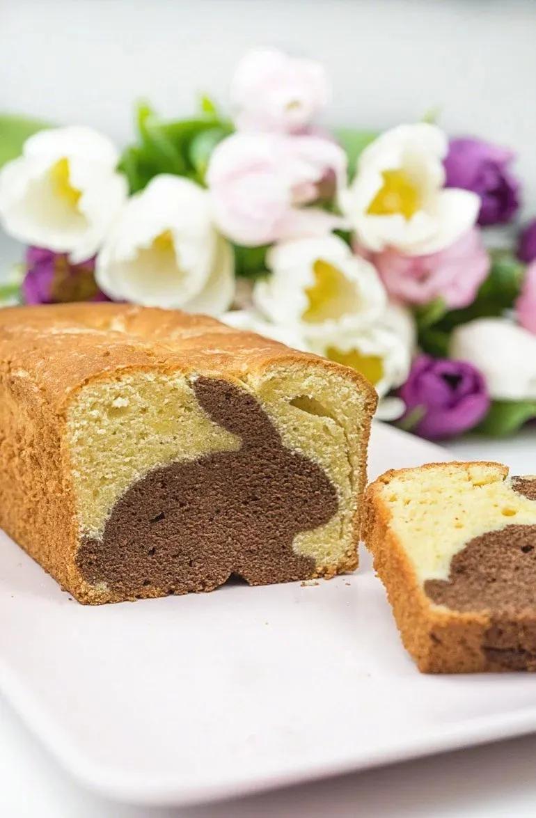 Rezept: Einen Hasen-Kuchen mit Überraschung zu Ostern backen