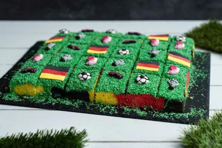 Fußballfeld Kuchen | Fußballfeld kuchen, Fußball kuchen, Kuchen