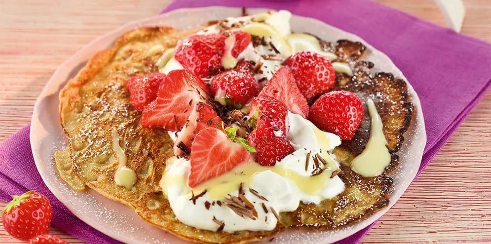 Rezept der Woche: Dinkel Pfannkuchen mit Erdbeeren und Eierlikör-Creme ...