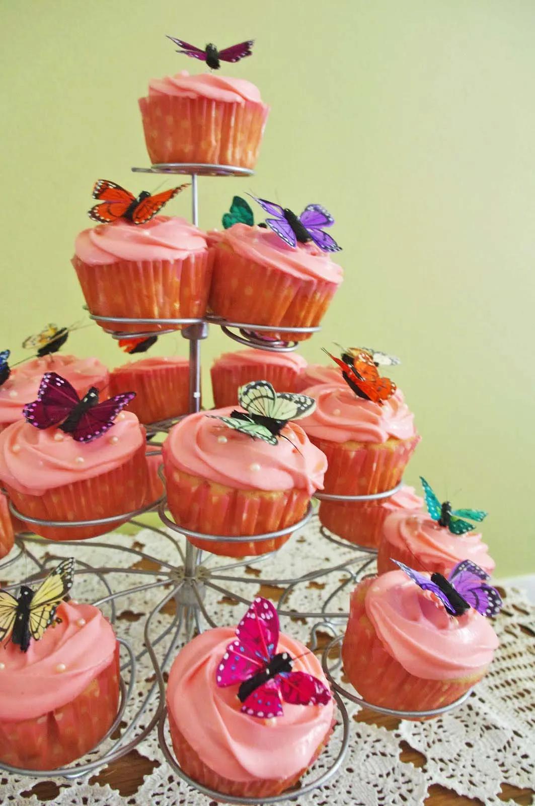 4 goodness bake!: Butterfly cupcakes for Miss Lizzie&amp;#39;s 3rd Birthday :)