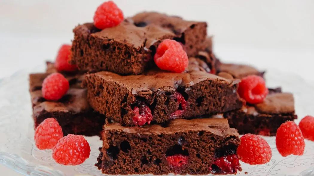 Saftige Brownies mit Himbeeren – Food Blog ninastrada