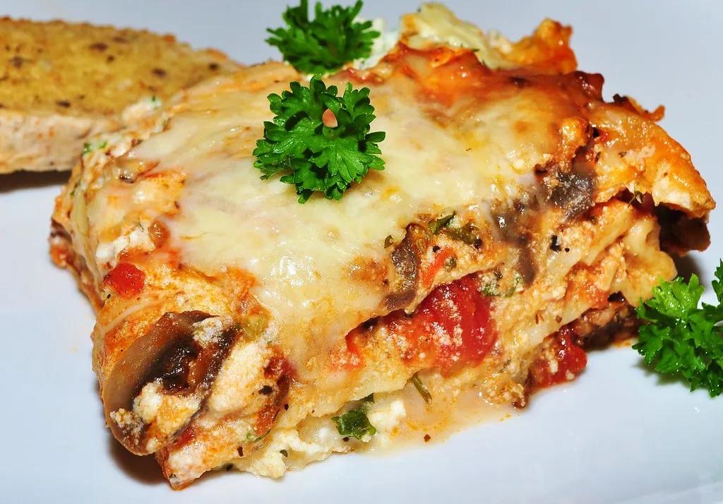 Mmm...lasagna | whats4dinnersolutions.wordpress.com/2010/05/… | Flickr
