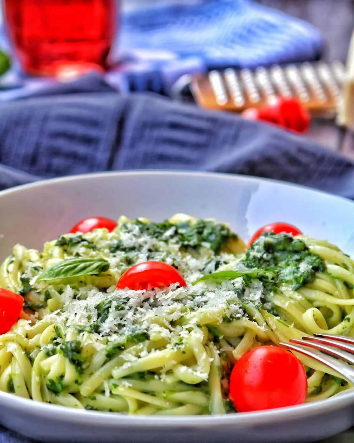 Spaghetti mit Spinat und Parmesan - einfaches 20 Minuten Rezept ...