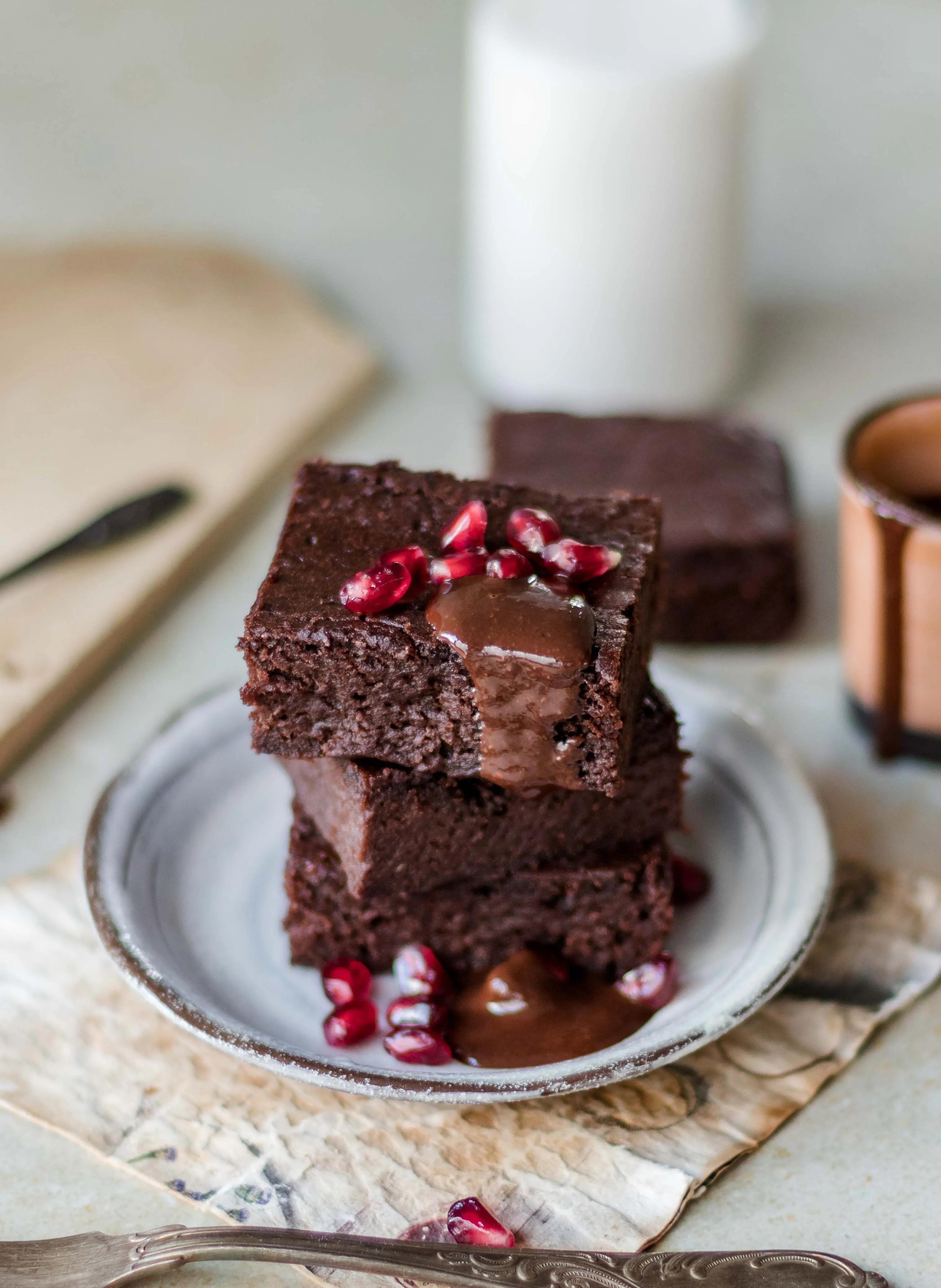 Dunkle Schokoladen Brownies | vegan und saftig - Klara`s Life | Rezept ...