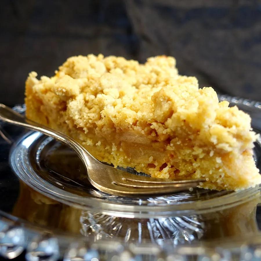 Apfelkuchen mit Streuseln. Mit Mürbteig besonders köstlich!