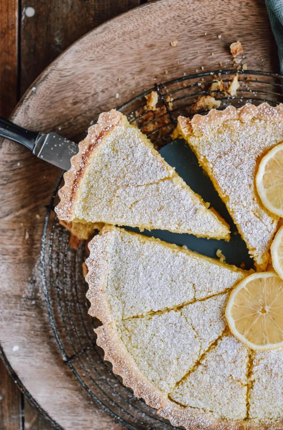 Zitronen-Buttermilch-Shortbread-Tarte: Frühlingsgefühle ⋆ Knusperstübchen