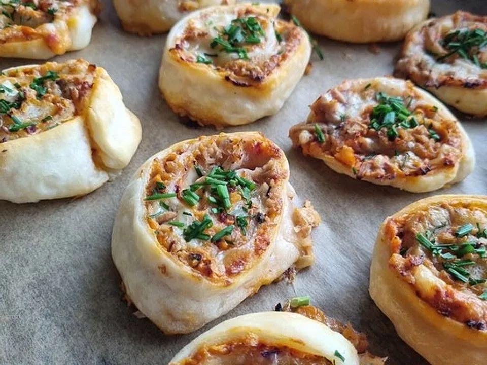 Mini - Pizzaschnecken aus Blätterteig von cerri| Chefkoch ...