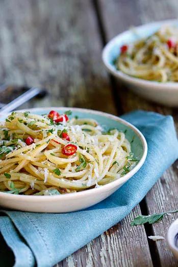 Spaghetti with Anchovies, garlic, lemon &amp; chilli - Simply Delicious