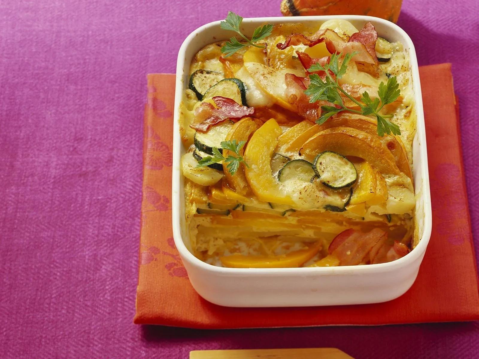 Kartoffel-Kürbis-Gratin Rezept | EAT SMARTER