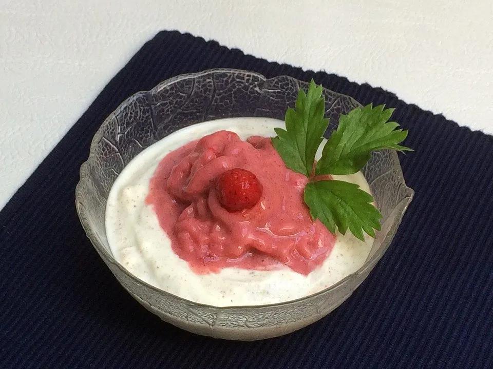 Selbstgemachtes Erdbeereis auf Joghurt von erlenkamp | Chefkoch