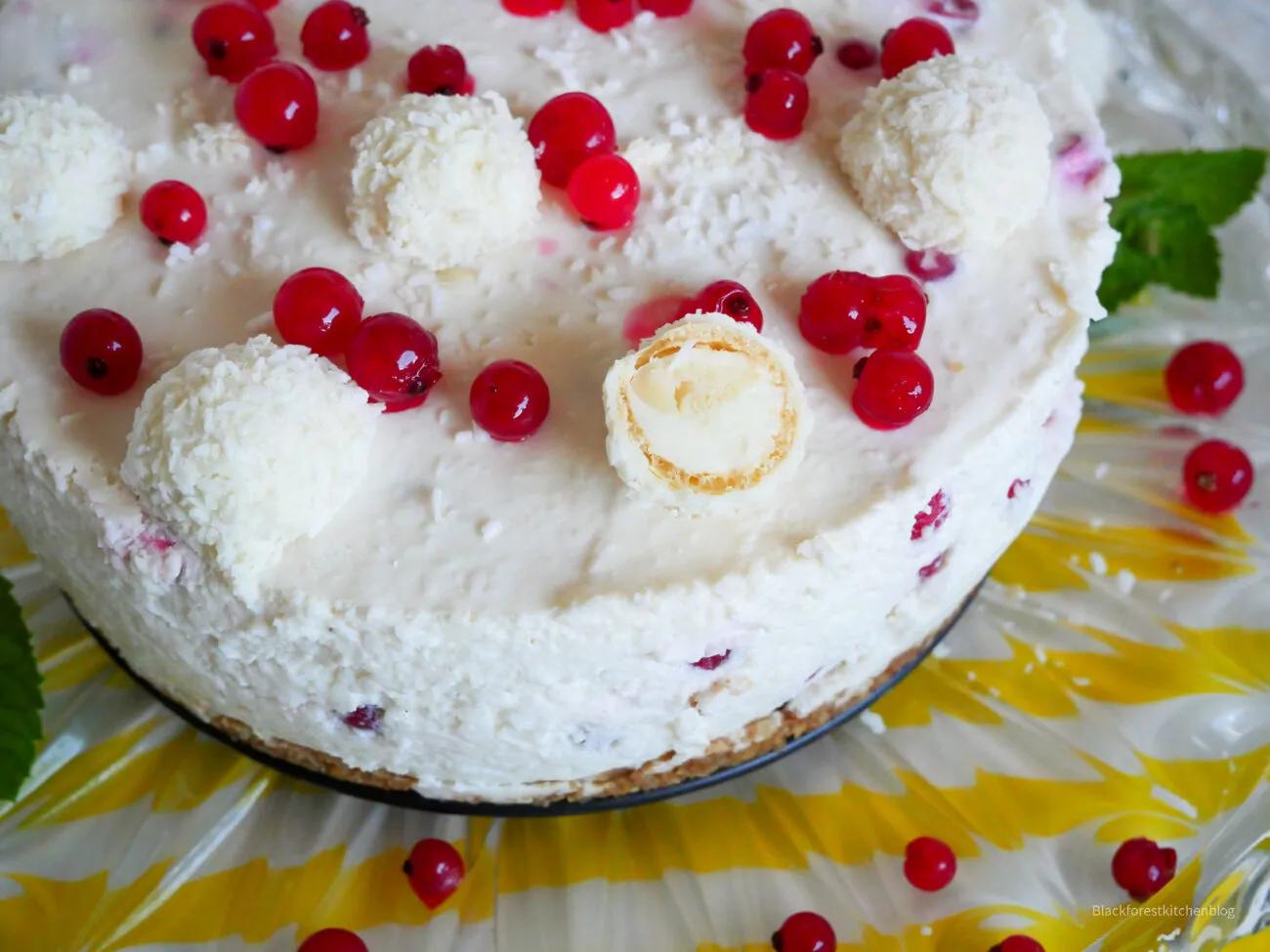 Kokos-Johannisbeer-Torte | Blackforestkitchenblog