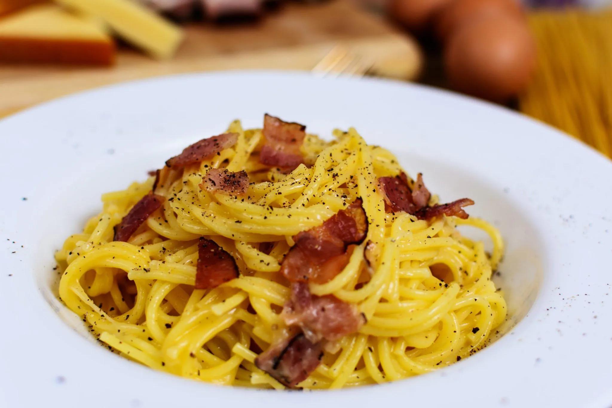 Pasta alla Carbonara | Ricetta | Ricette, Ricette dello chef, Pasti ...