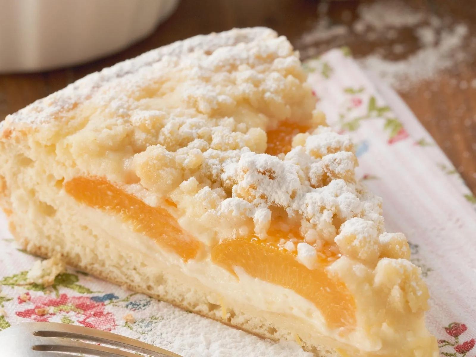 Aprikosen-Quark-Kuchen mit Streuseln Rezept | EAT SMARTER