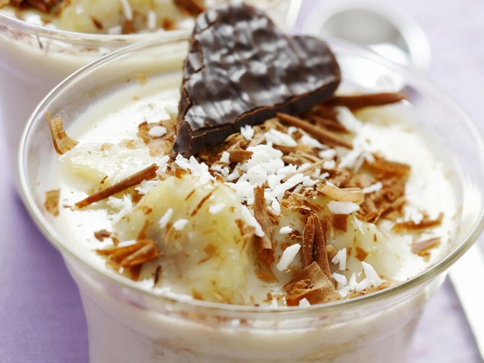 Bananen-Kokos-Dessert mit weißer Schokolade Rezept | EAT SMARTER