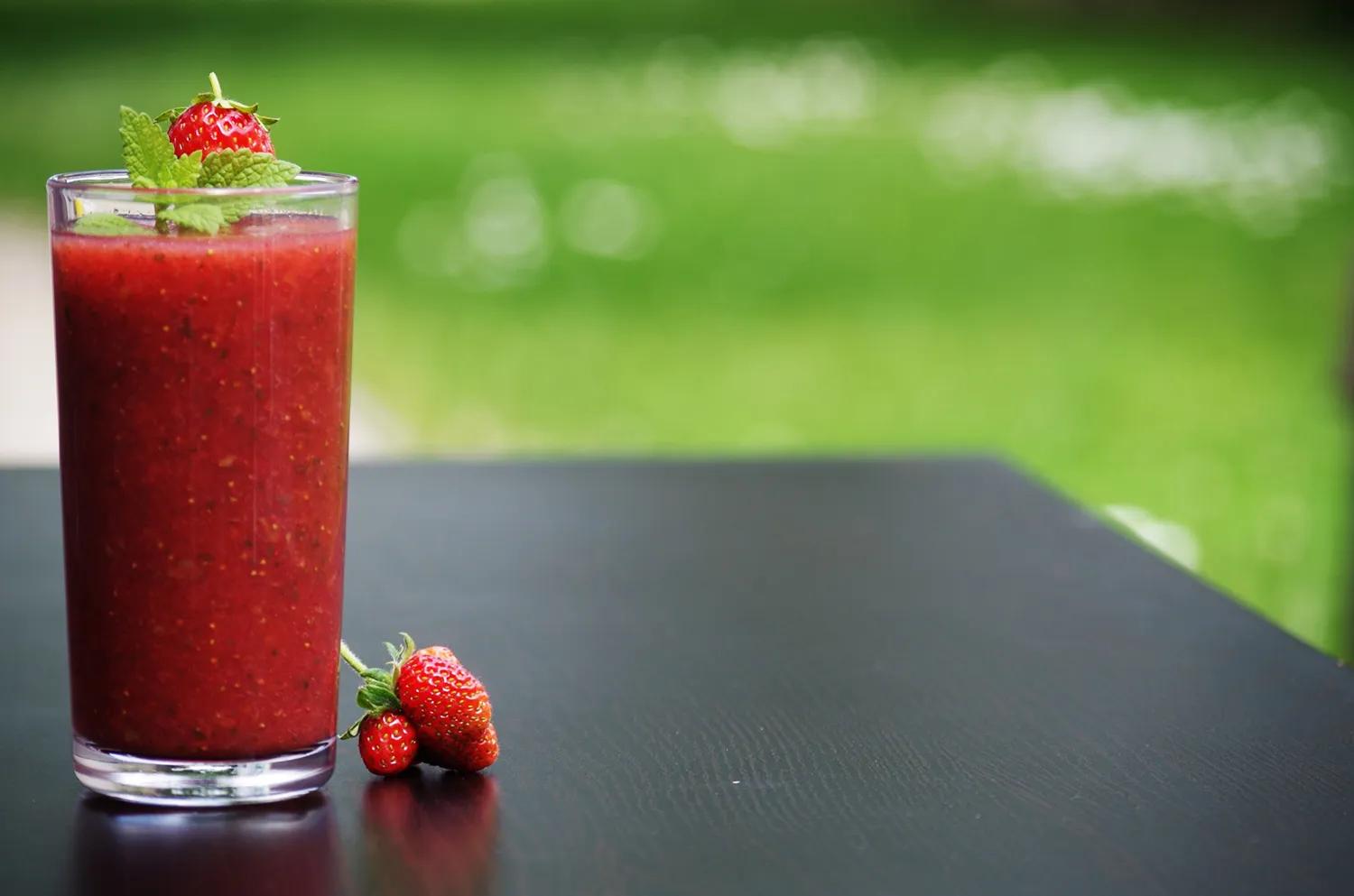 Strawberry Smoothie For Healthy Lifestyle