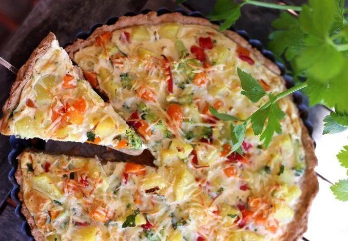 Quiche mit Brokkoli, Paprika und Möhren | Rezept | Weißkohl rezepte ...