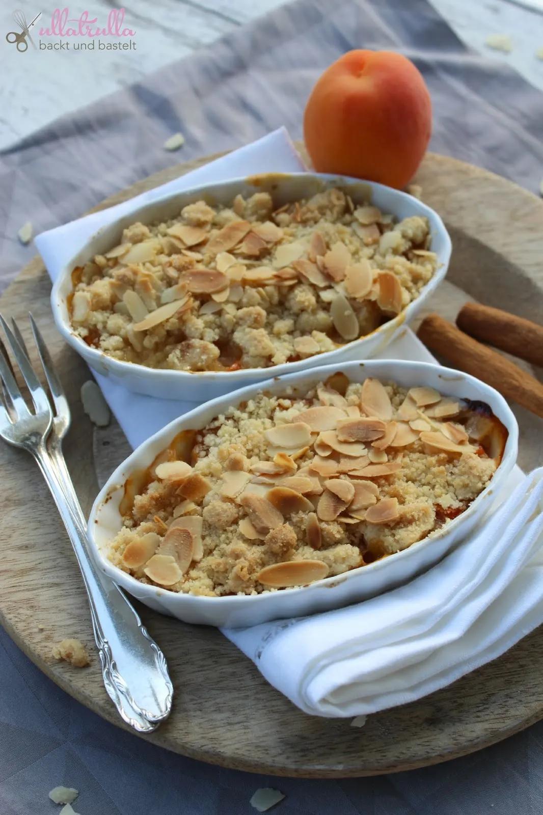 ullatrulla backt und bastelt: Aprikosen-Crumble mit Mandeln: schnell ...