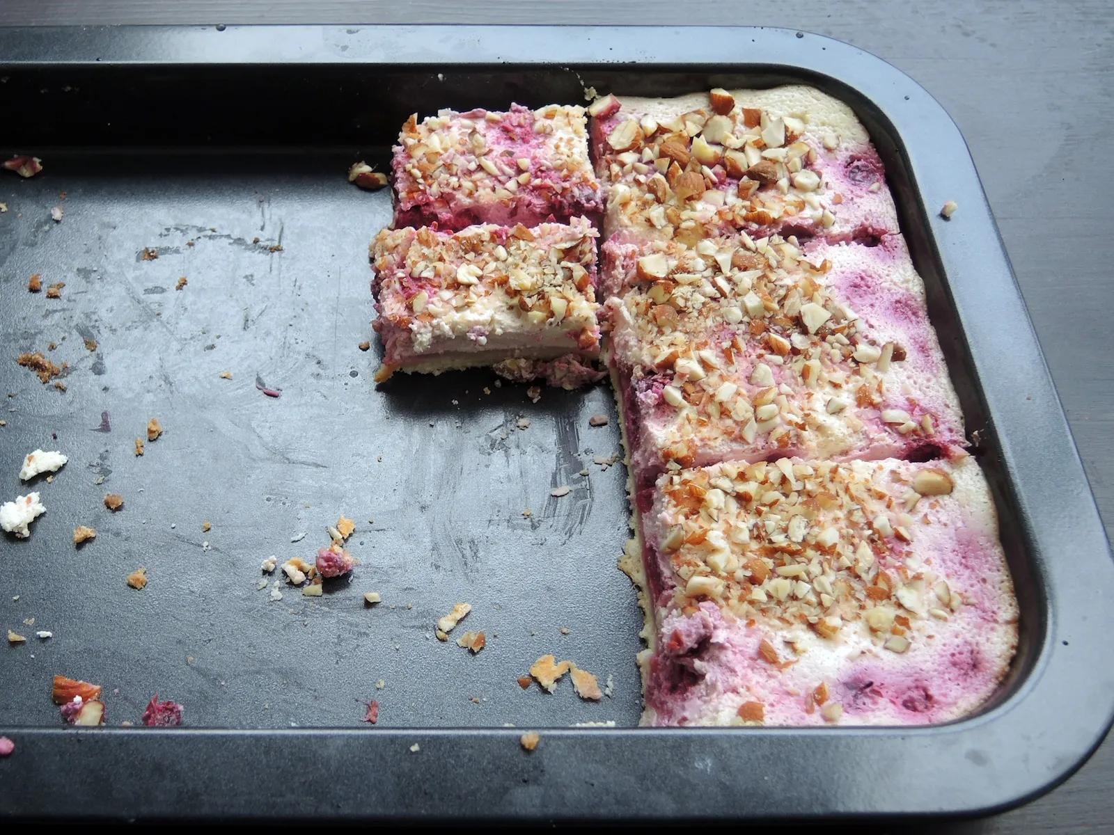 Kirsch-Schmand-Kuchen vom Blech - Rezept | kochenOHNE