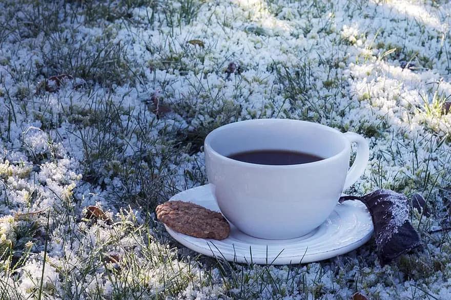 schwarzer Kaffee, gefroren, Winter, draußen, draussen, kalte Tage ...