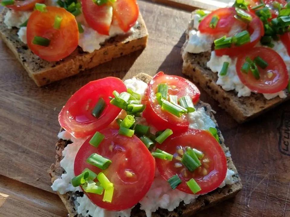 Belegtes Brot mit Hüttenkäse von Nicky0110 | Chefkoch