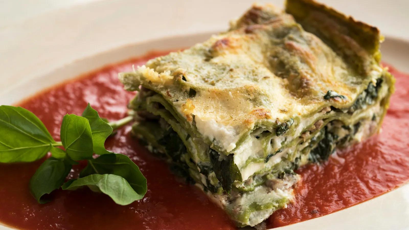 A Spinach Lasagna Worthy of a Holiday Feast - The New York Times