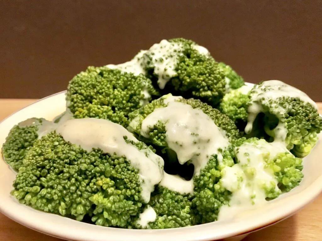 Broccoli in heller Soße eine leckere Gemüsebeilage - Zu Faul Zum Kochen ...