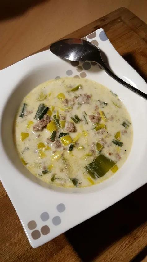 Käse-Lauch-Suppe mit Hackfleisch Low Carb; Logi | Suppe mit hackfleisch ...