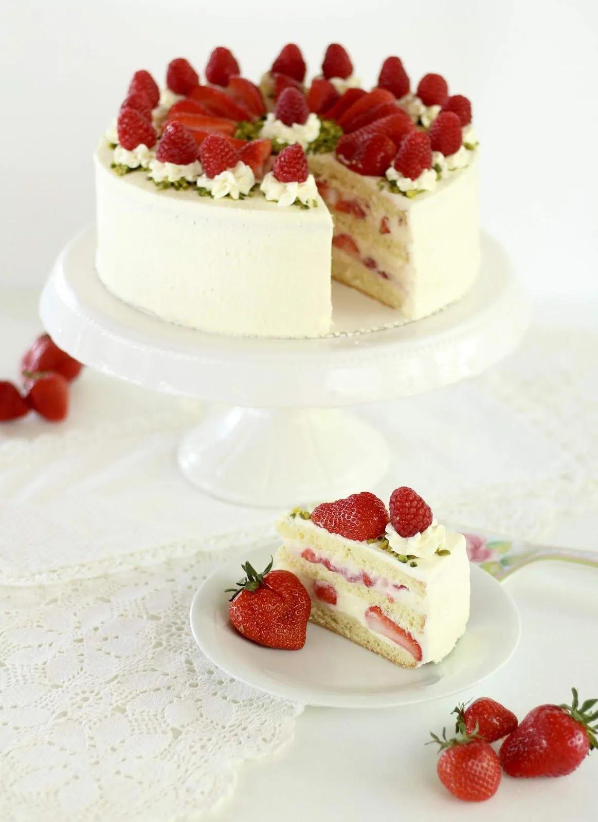 Sugarprincess: Erdbeer-Biskuit-Torte mit Sahne-Joghurt-Mousse-au ...