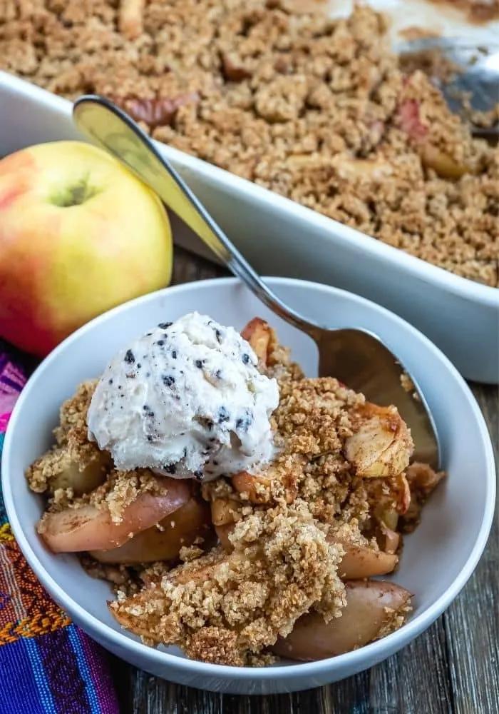 Easy Apple Crumble Recipe | How to Make it ...