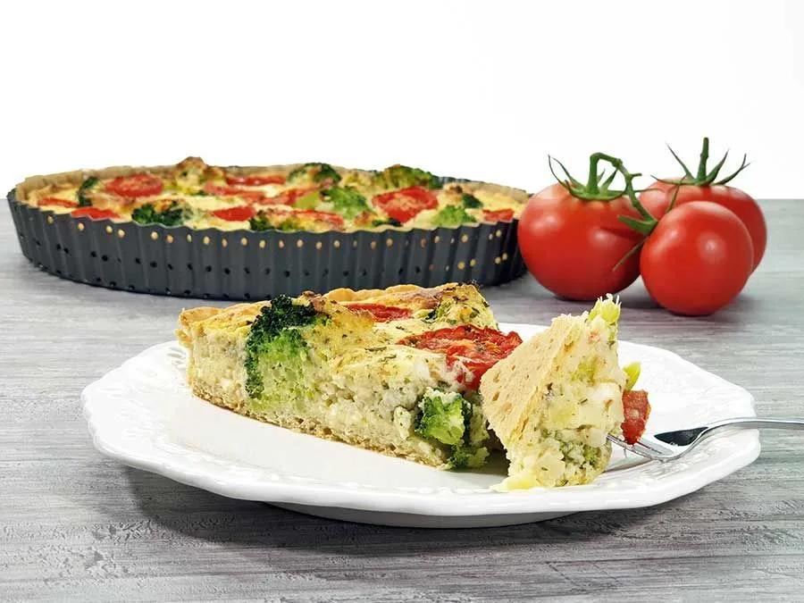 Rezept Gemüse-Quiche mit Brokkoli und Tomaten low carb glutenfrei Gouda ...